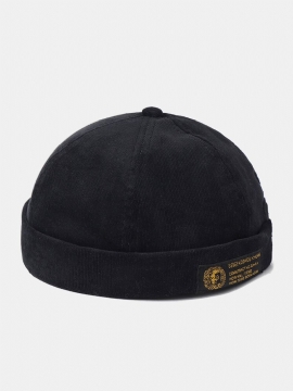 Menn Og Kvinner Corduroy Justerbar Solide Bokstaver Klut Patch Retro Krympende Brimless Lue Beanie Utleier Cap Skull Cap