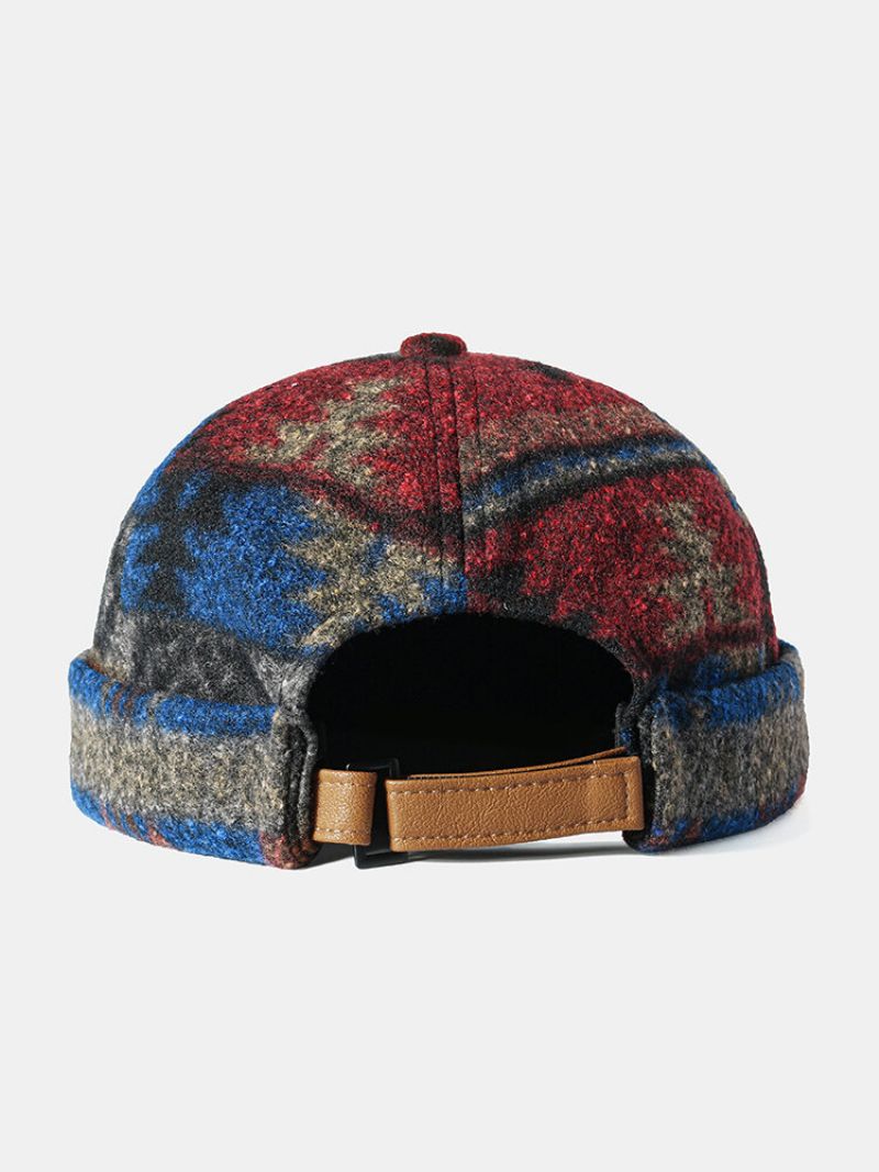 Menn Og Kvinner Retro Brimless Skull Cap Flerfarget Maple Leaf Mønster Caps Tilpassede Hatter