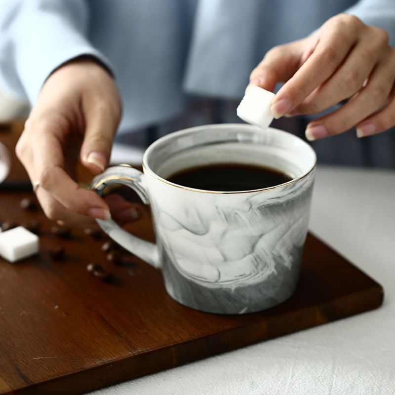 Nordisk Stil Fargerikt Keramikkkrus Marmorkorn Med Lokk Og Håndtak Ember Black Kaffekopper