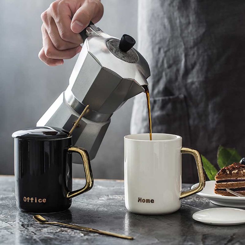 Svart Og Hvit Keramisk Kaffekrus Med Gullbelagt Håndtak