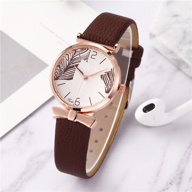 Morsomme Trendy Kvinner Klokker Tremønster Urskive Rose Gold Alloy Case Leather Band Quartz Watch