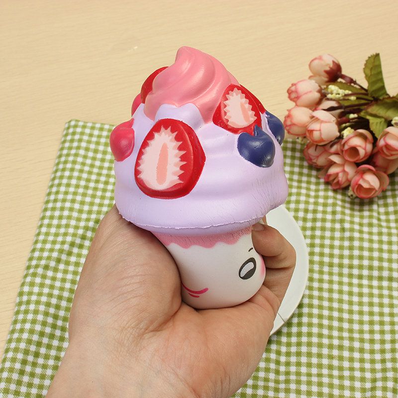 Leilei Squishy Strawberry Frukt Ice Cream Cup Cupcake Slow Rising Original Emballasje Collection Gift