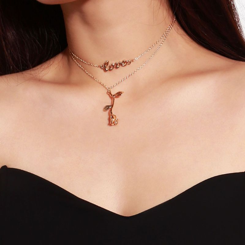 Rose & Letter Alloy Anheng Halskjede Romantisk Fasjonabelt Love Elegant Form Gull Polert