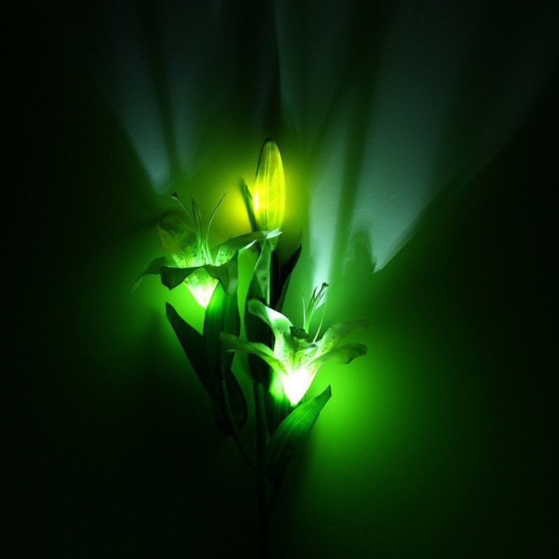 Solenergi Flower Hage Stake Landskap Lampe Utendørs Yard Lily Light