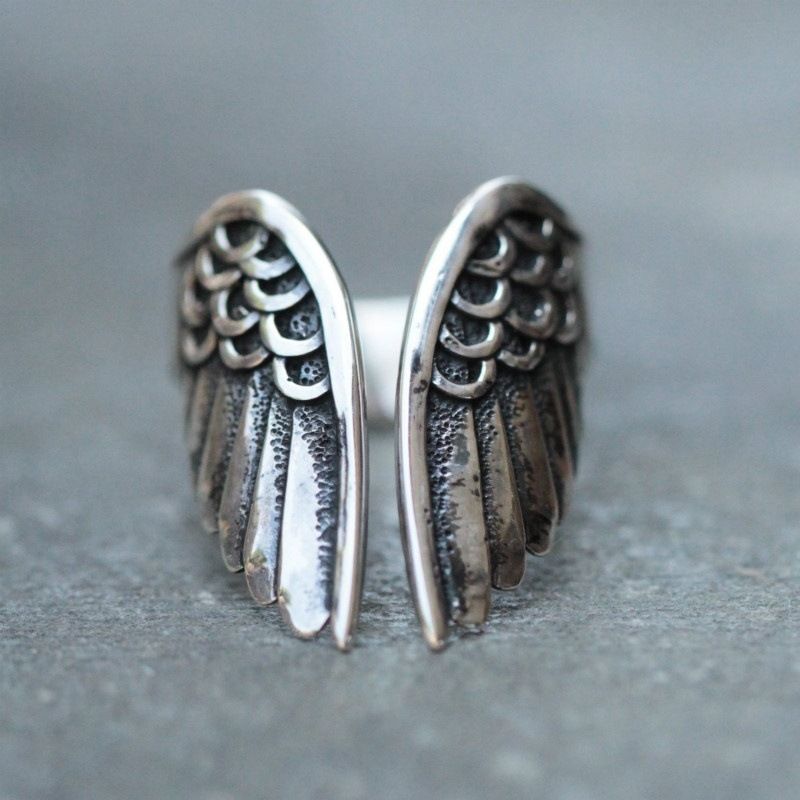 2023 Angel Wing Style Ring Retro Legering Farget Svart Med Åpningsstørrelse