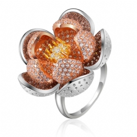 2023 Siste Europeisk Stil S925 Sølv Lotus Flower Ring I Vogue Enkel Matchende Glitrende Zircon Diamond