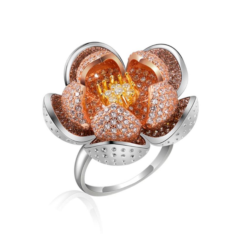 2023 Siste Europeisk Stil S925 Sølv Lotus Flower Ring I Vogue Enkel Matchende Glitrende Zircon Diamond