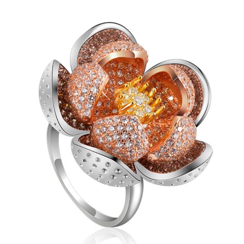 2023 Siste Europeisk Stil S925 Sølv Lotus Flower Ring I Vogue Enkel Matchende Glitrende Zircon Diamond