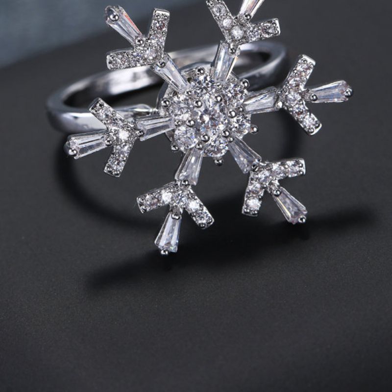 Blendende Zirconia Flower Windmill Snowflake Charm Roterbare Mote Sølvringer