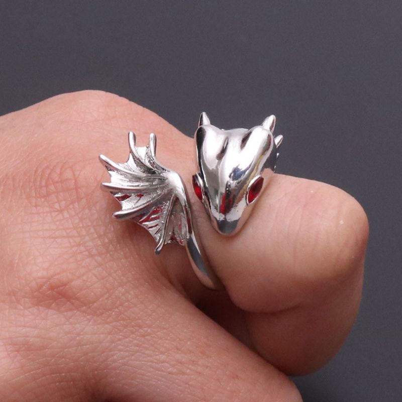 Punk Stil Fingerring For Kvinner Slitasje Gavevalg Rent Kobber Outlandish Dame Ring Hånd Ornament Dragon Diamant Finger