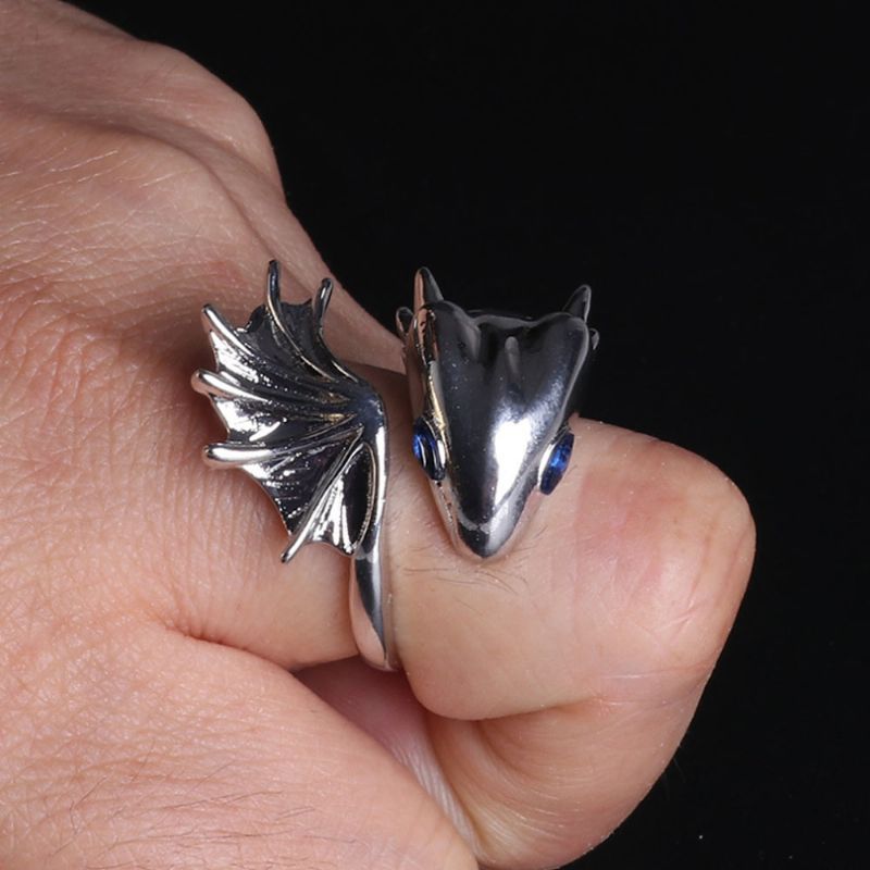 Punk Stil Fingerring For Kvinner Slitasje Gavevalg Rent Kobber Outlandish Dame Ring Hånd Ornament Dragon Diamant Finger