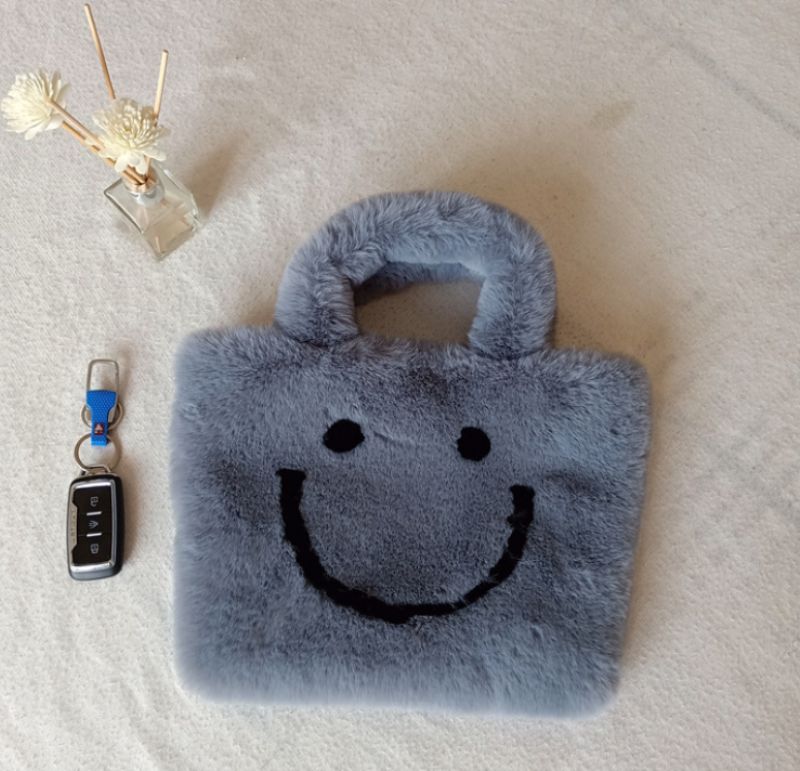 2023 Høst Og Vinter Ny Stil Smilveske Smiley Face Bag Plysj Søt Søt Veske For Jenter