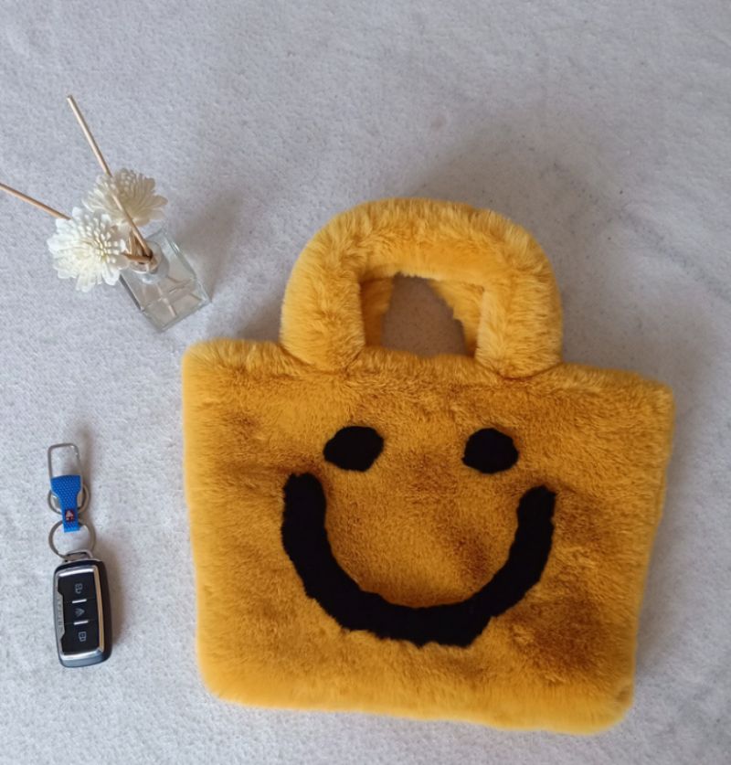 2023 Høst Og Vinter Ny Stil Smilveske Smiley Face Bag Plysj Søt Søt Veske For Jenter