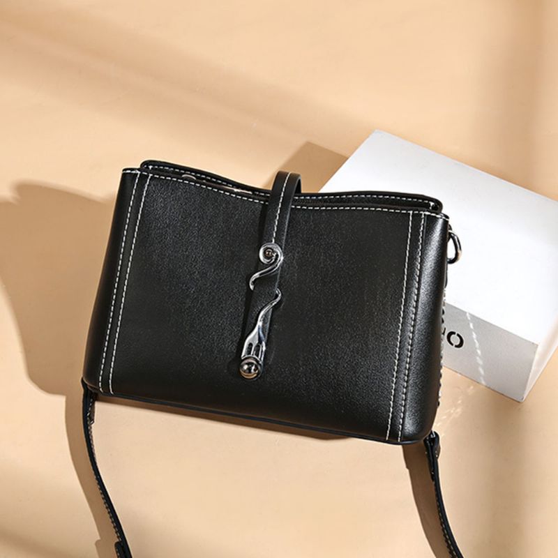 2023 New Fashion Chain Kvinner Cross Shoulder Bag Korea-stil Contracted Sling Bag Personlighet Mote Håndveske