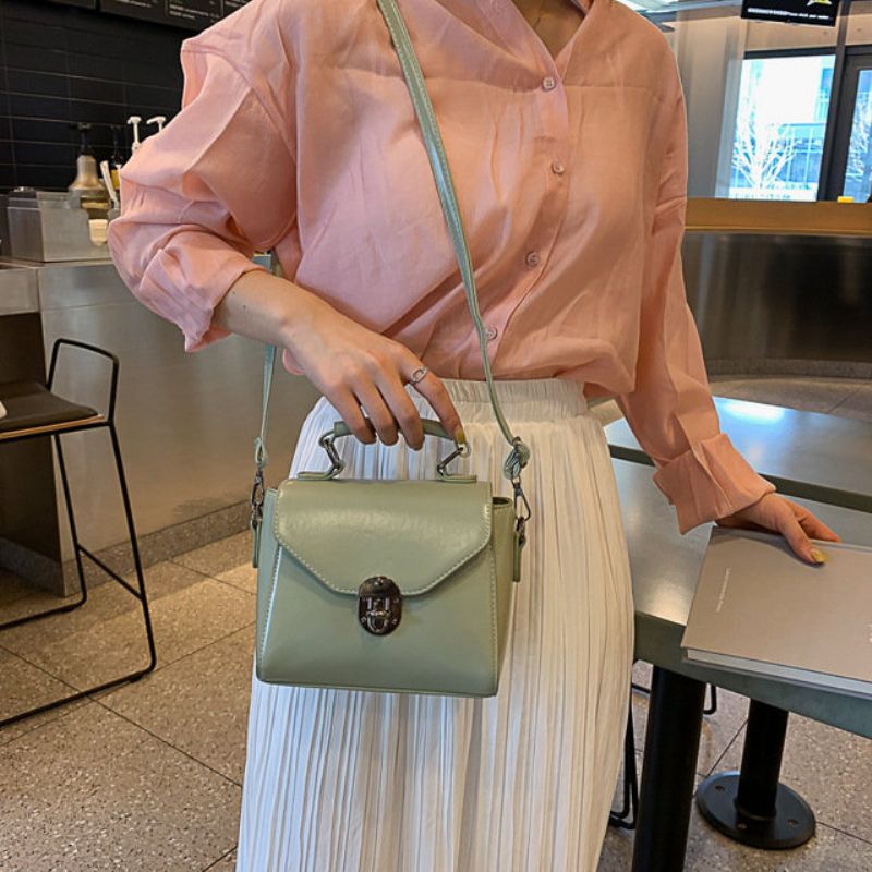 Advanced Sense Of Foreign Small Bag 2023 New Summer Fashion Portable Texture Wild Single Shoulder Slung Handbag Engros