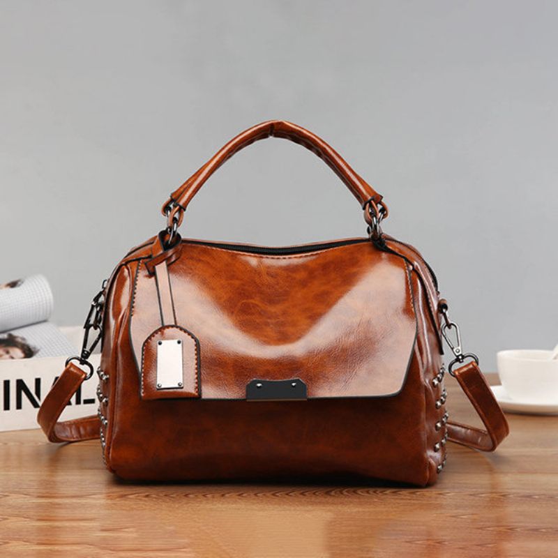 Kvinner Vintage Oil Wax Rivet Pute Boston Handbag Solid Crossbody Bag