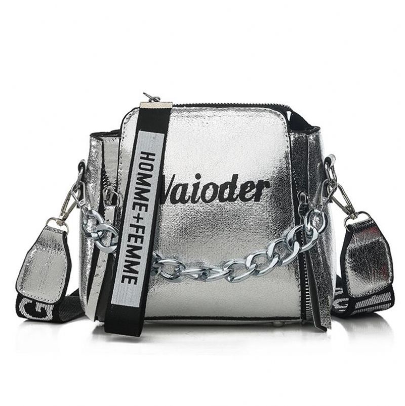 Laser Kvinner Letter Skulderveske Ins Populær Kvinnelig Håndveske Holiday Pu Messenger Bags For Lady Design Utsøkt Crossbody Bøtte