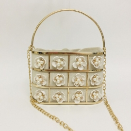 Oval Pearl Rhinestone Flower Tote