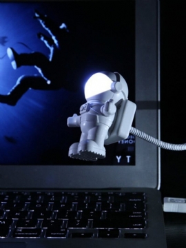 Astronaut Led Nattlys Usb Creative Usb Book Light Databordslampe