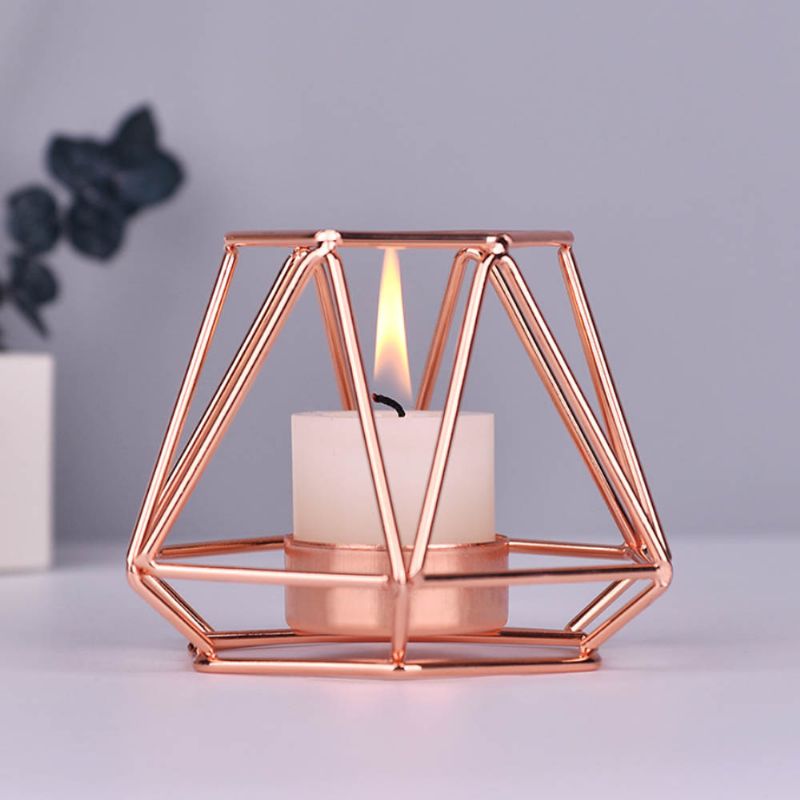 Elegant Golden Hollow Solid Metal Lysestake Minimalistisk Romantisk Rosa Candle Bord Tilbehør Dekorasjon